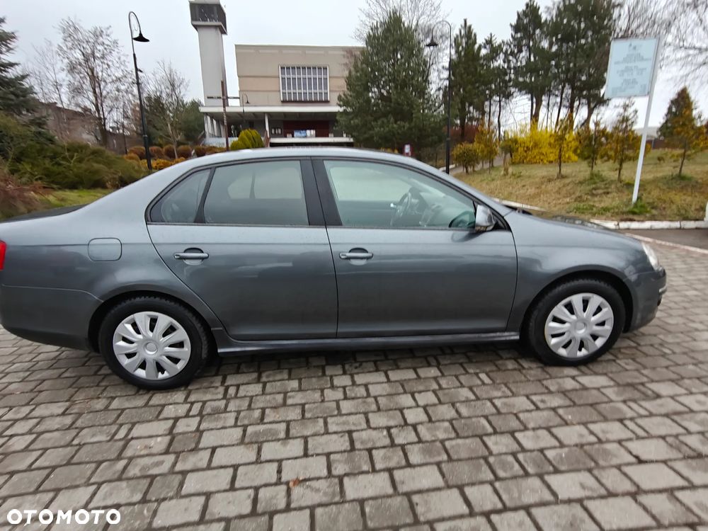 Volkswagen Passat 1.9 TDI Comfortline - 11