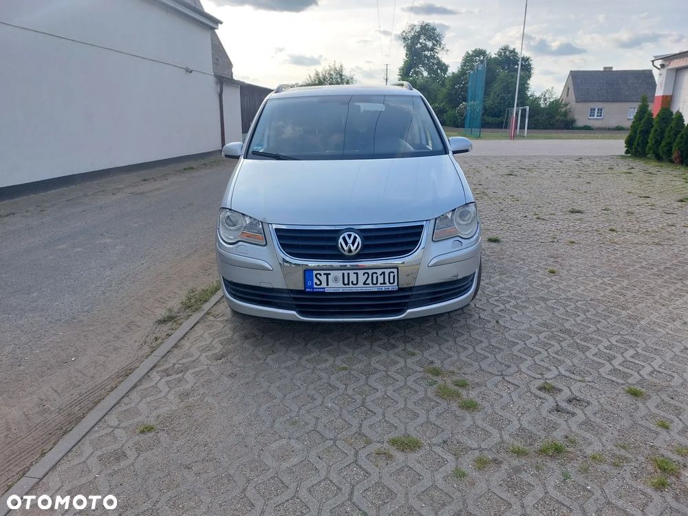 Volkswagen Touran - 15