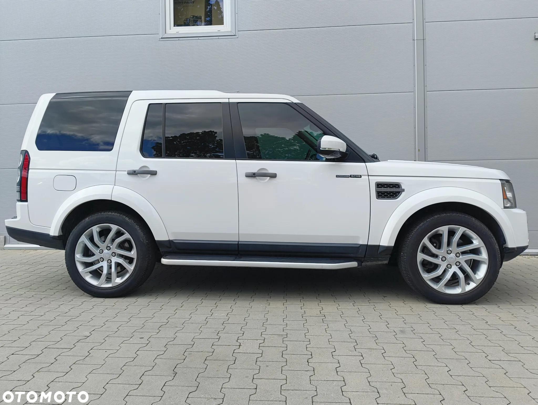 Land Rover Discovery IV 3.0 V6 SC HSE - 4
