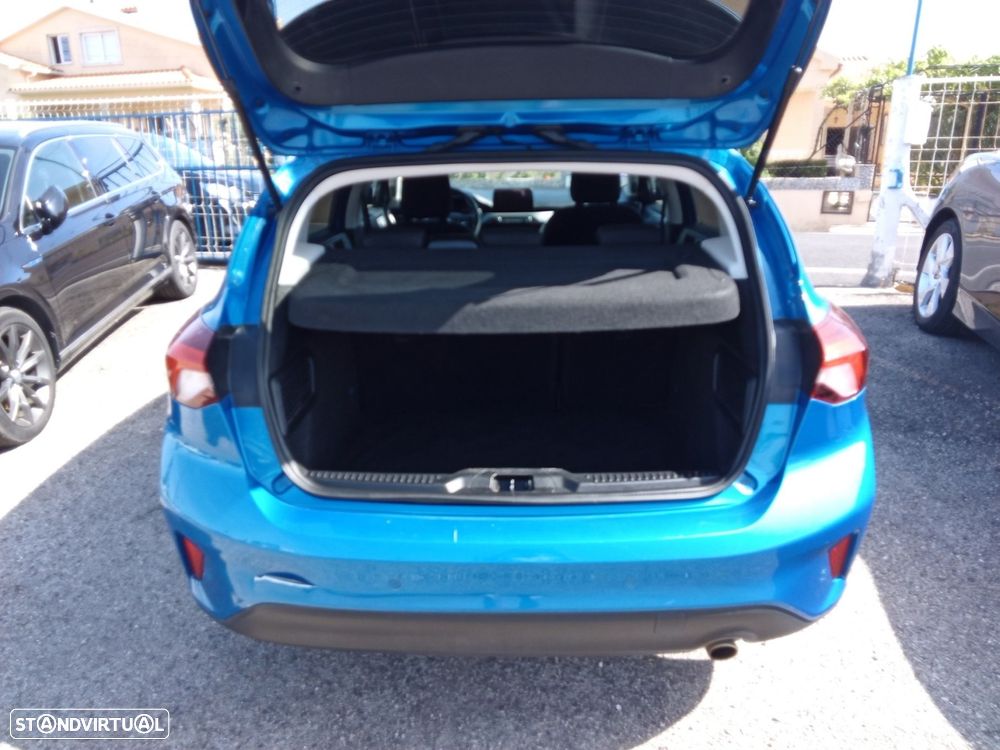 Ford Focus 1.5 TDCi ECOBlue Connected Aut. — fotografia 11