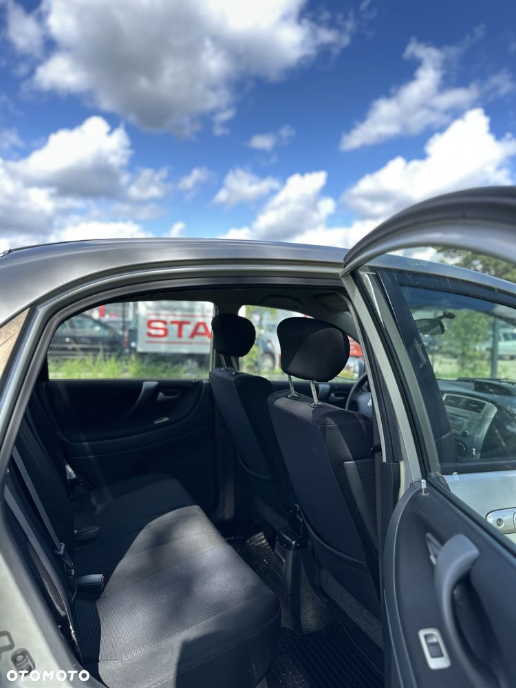 Suzuki Liana - 8