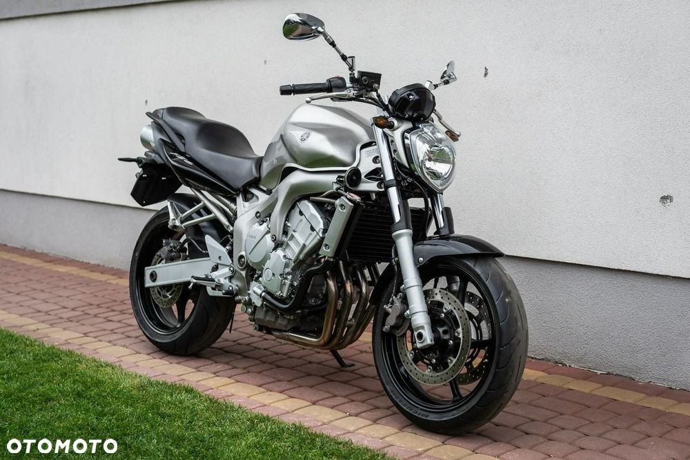 Yamaha FZ - 4
