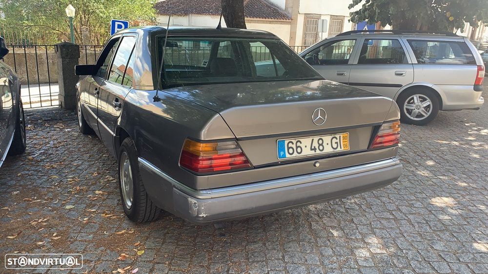 Mercedes-Benz W124 (1984-1997) 250 D - 2