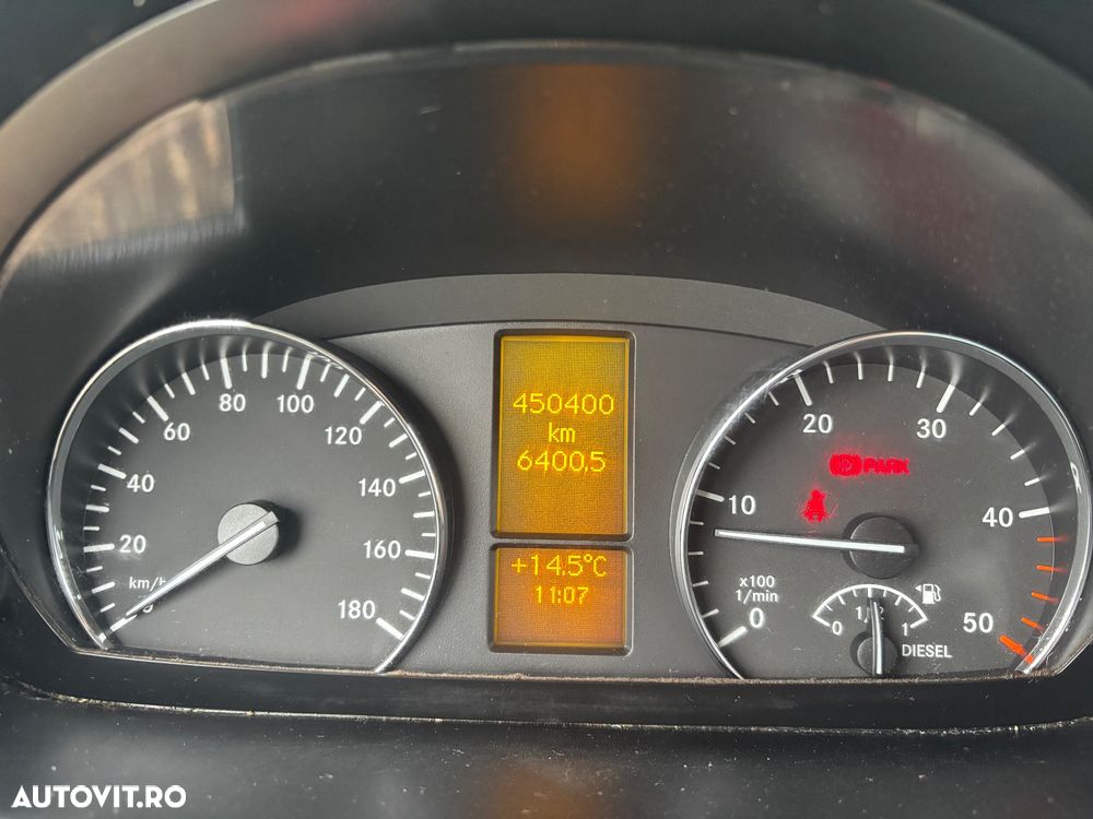 Mercedes-Benz Sprinter - 2