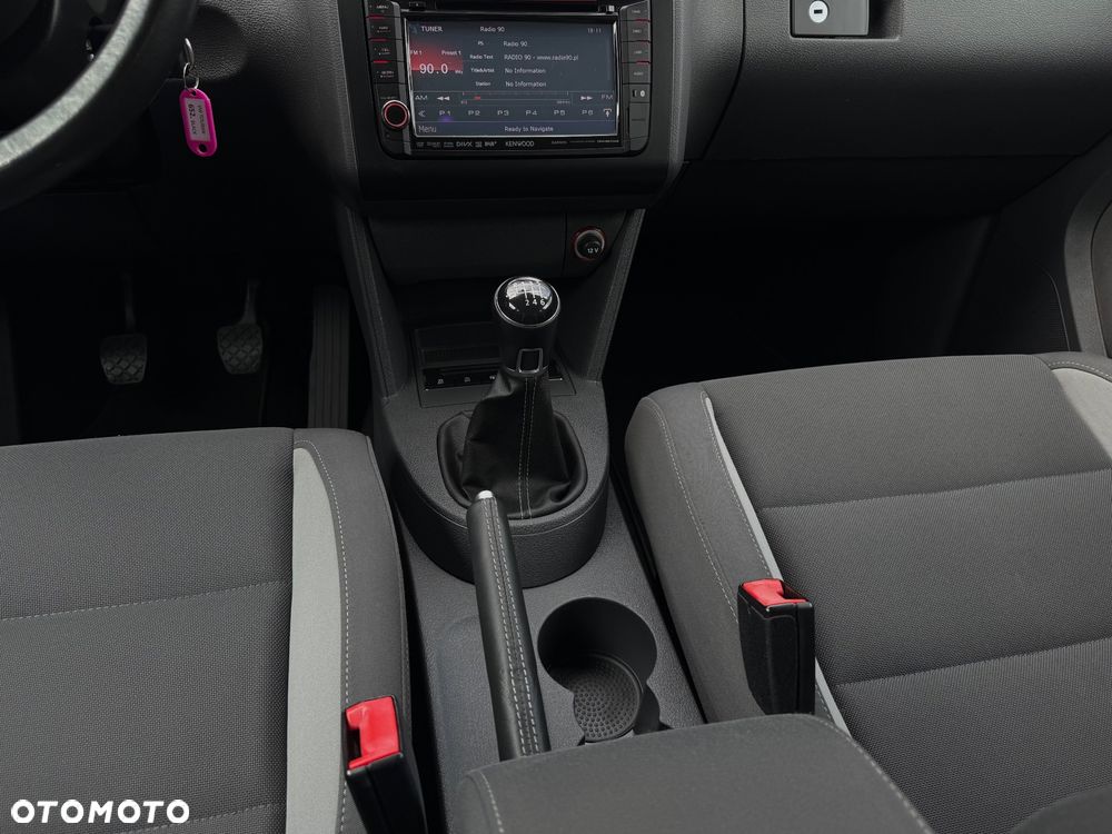 Volkswagen Touran 2.0 TDI DPF BlueMotion Technology Life - 17