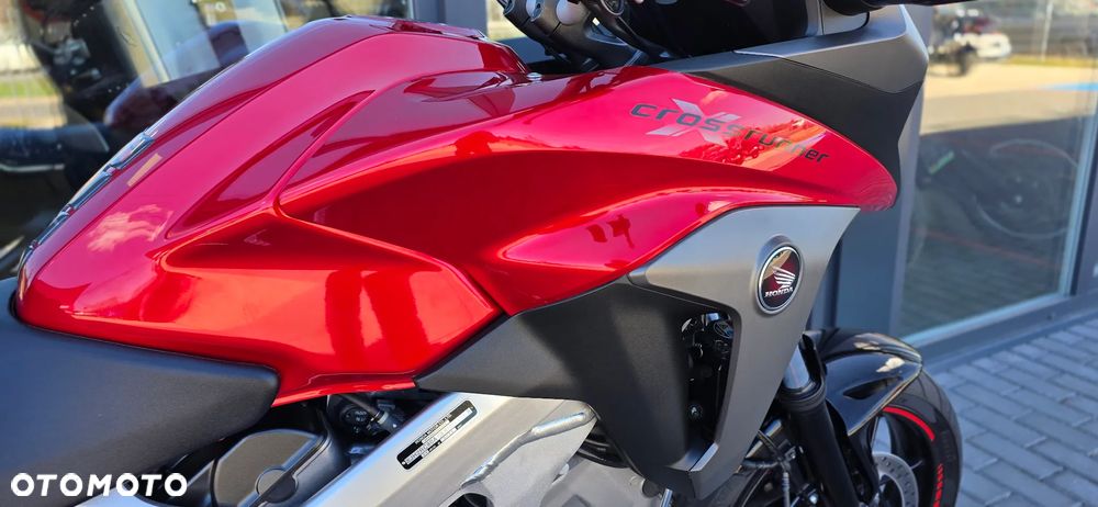 Honda VFR - 13