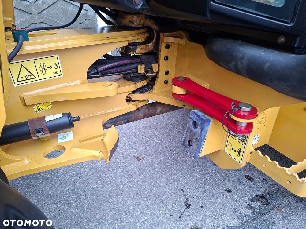 Caterpillar CAT 906 M - 17