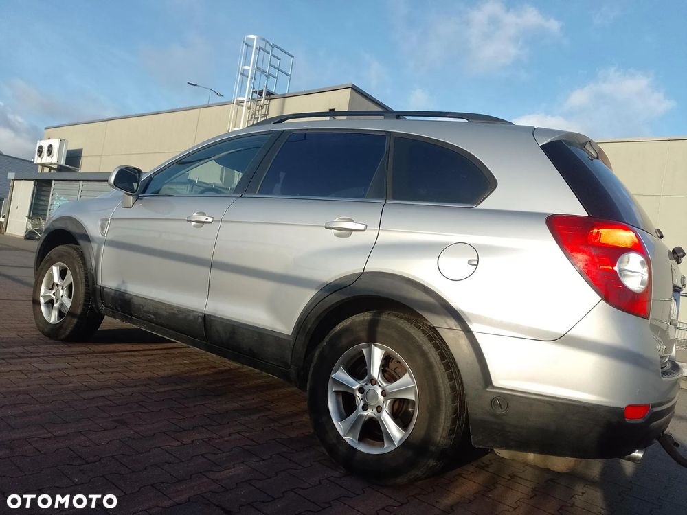 Chevrolet Captiva 2.4 LS 5os - 8