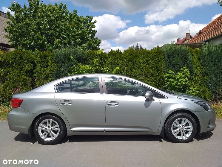 Toyota Avensis 1.8 Sol plus NAVI - 9