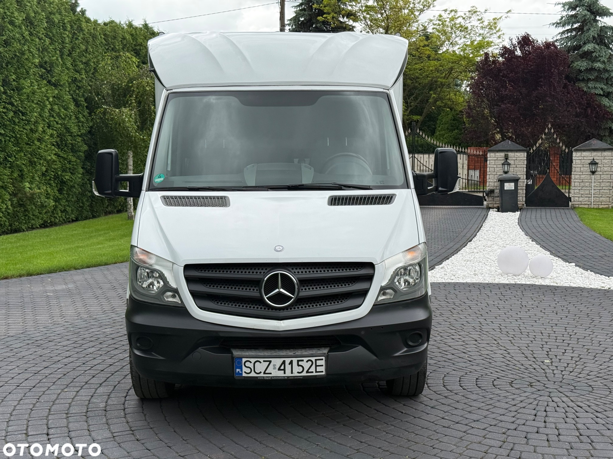 Mercedes-Benz Sprinter - 2