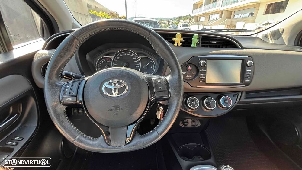 Toyota Yaris 1.0 VVT-i Comfort+P.Style - 3