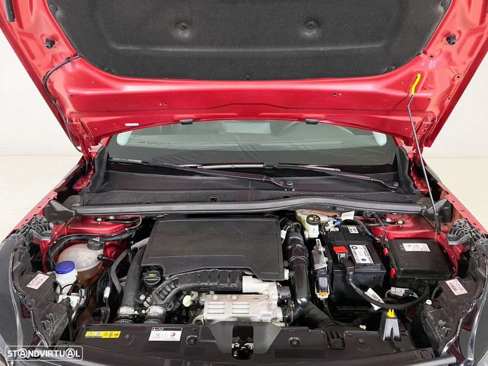 Peugeot 2008 1.2 PureTech Allure Pack EAT8 - 19