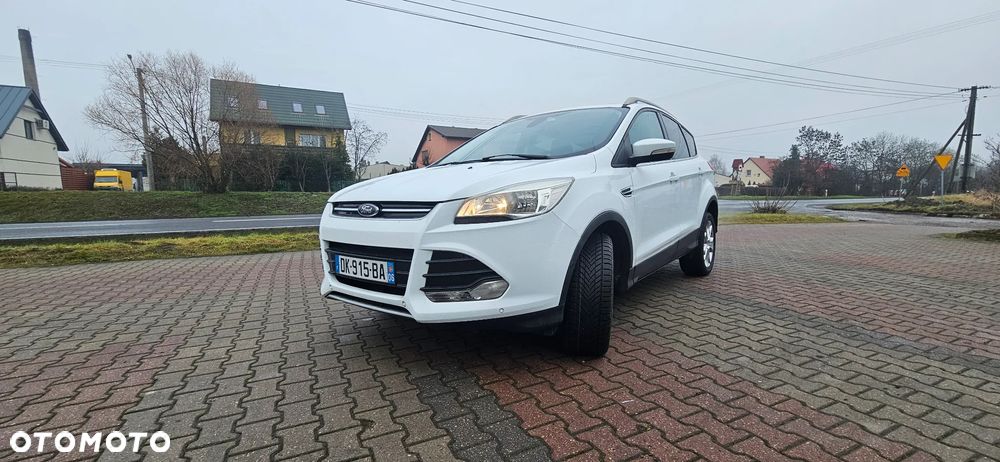 Ford Kuga 2.0 TDCi 2x4 Titanium - 4