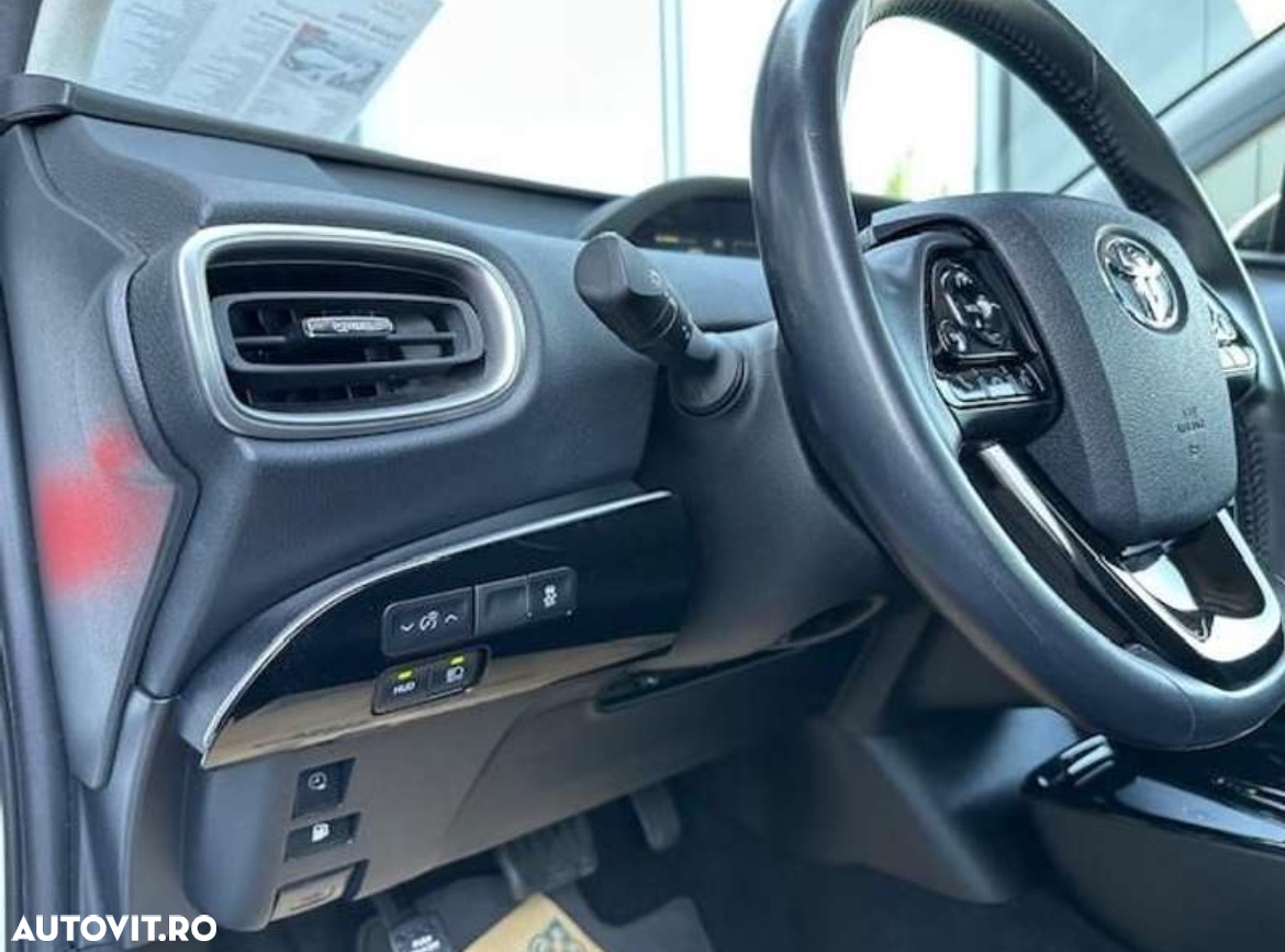 Toyota Prius Plug-in Hybrid Comfort - 13