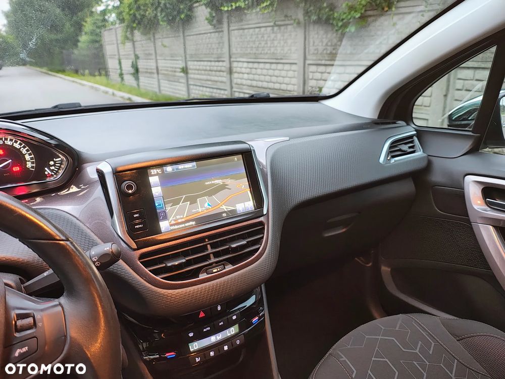 Peugeot 2008 1.2 Pure Tech Style - 14