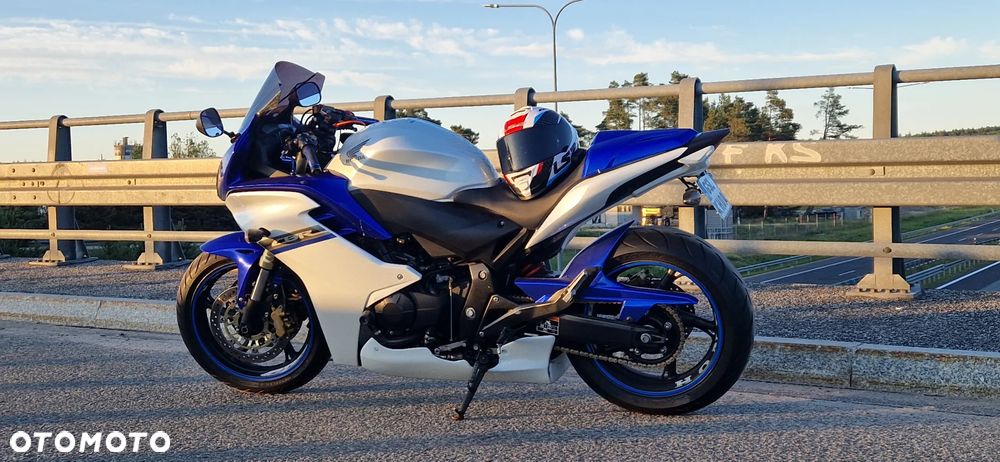 Honda CBR - 1