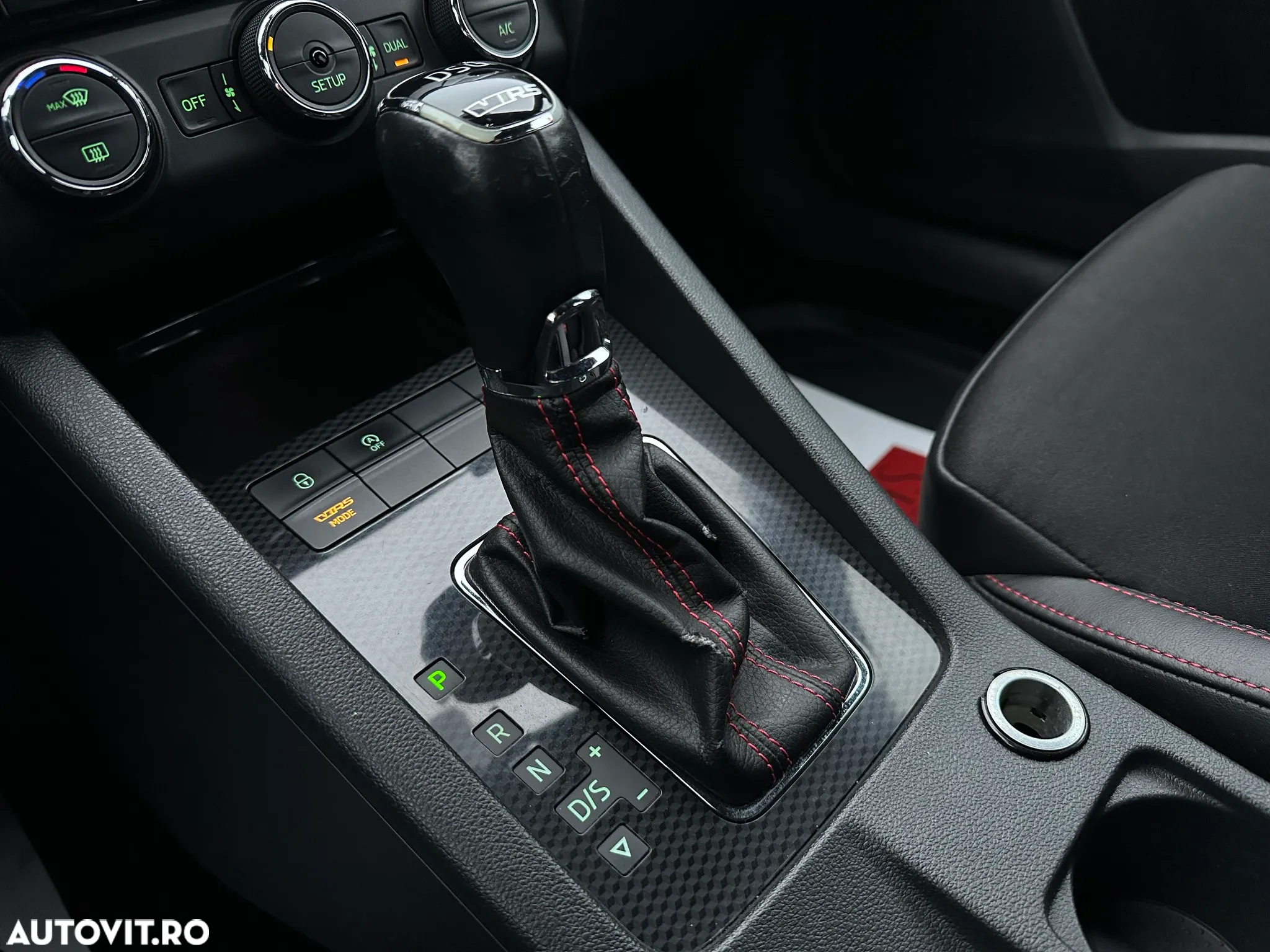 Skoda Octavia 2.0 TDI DSG RS - 31