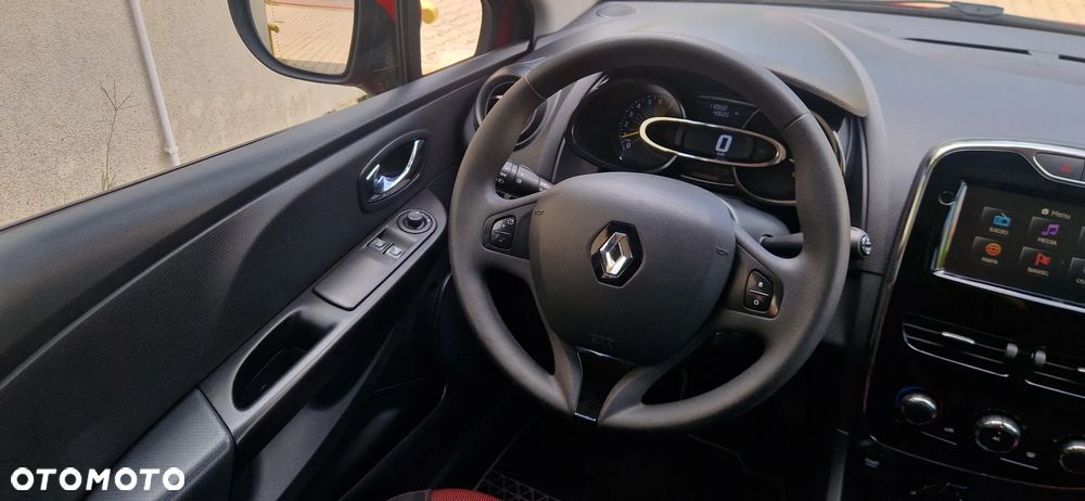 Renault Clio 1.2 16V 75 Experience - 25
