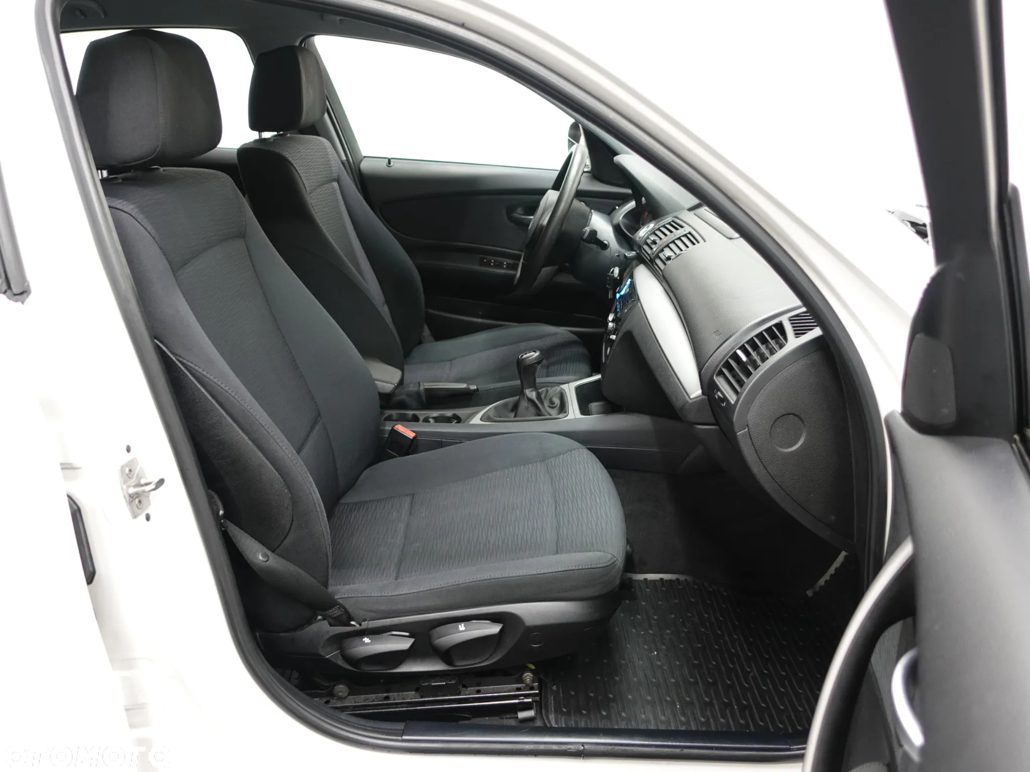 BMW Seria 1 116i - 27
