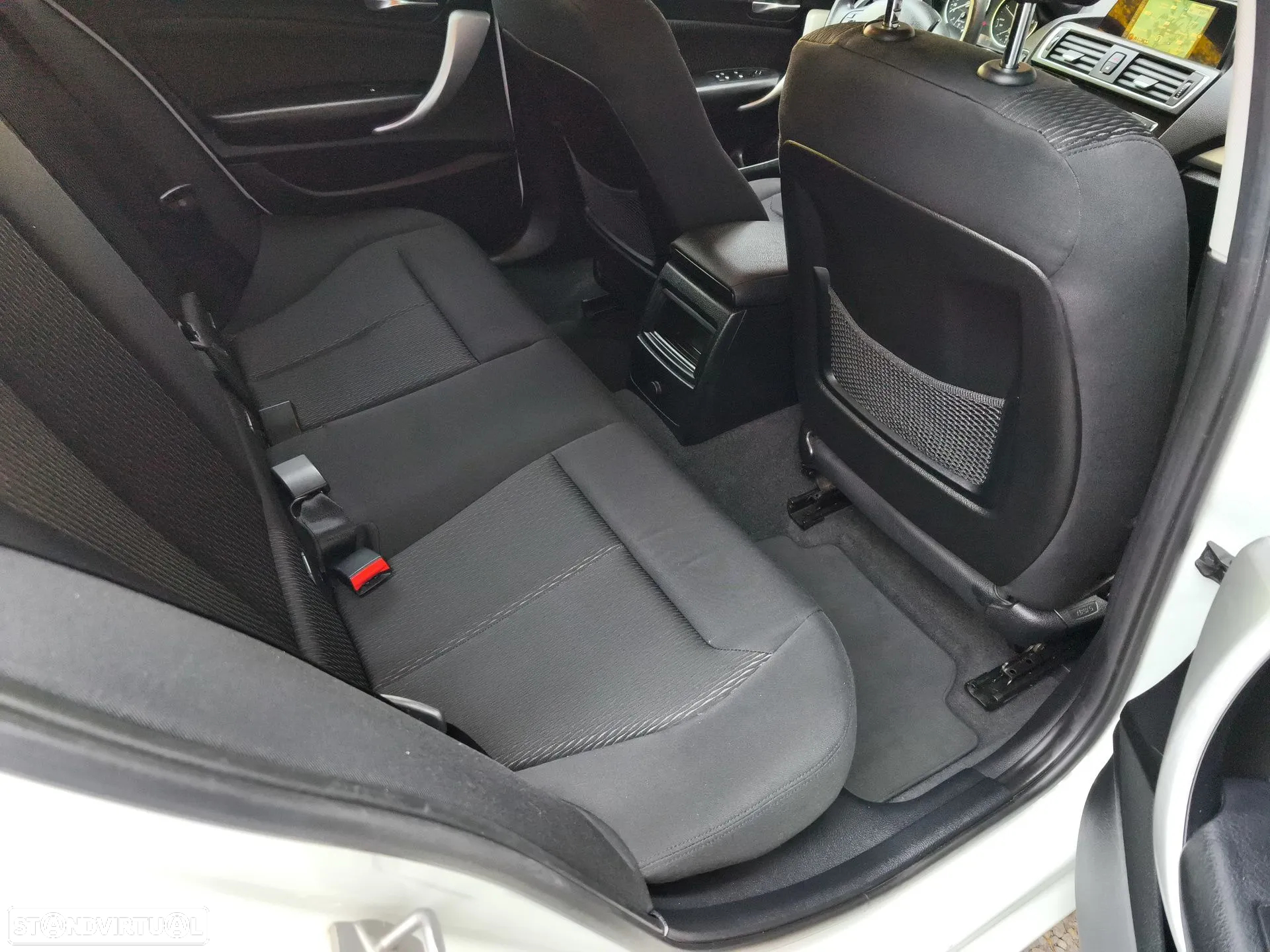 BMW 116 d EDynamics Advantage - 17