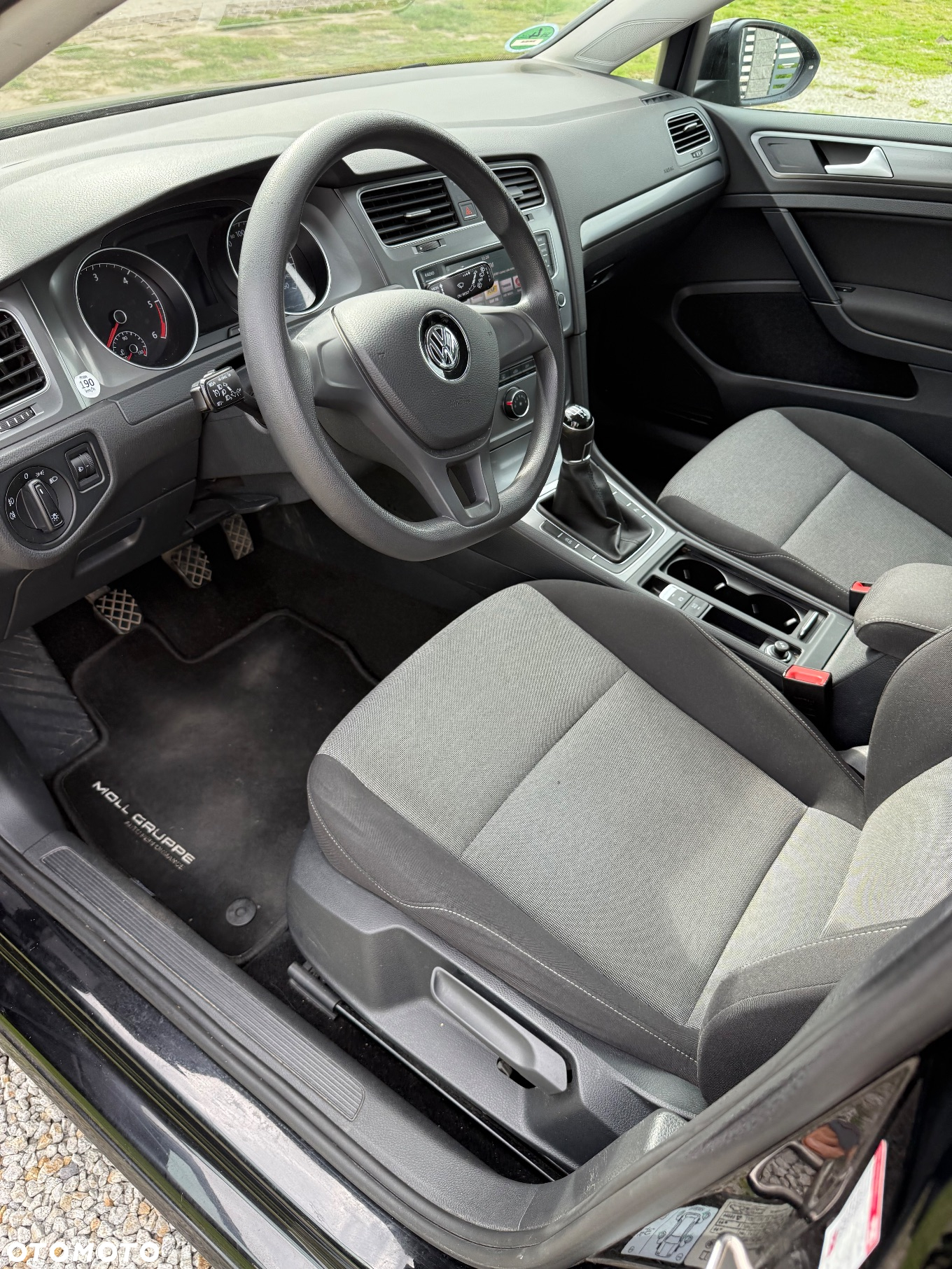 Volkswagen Golf - 22