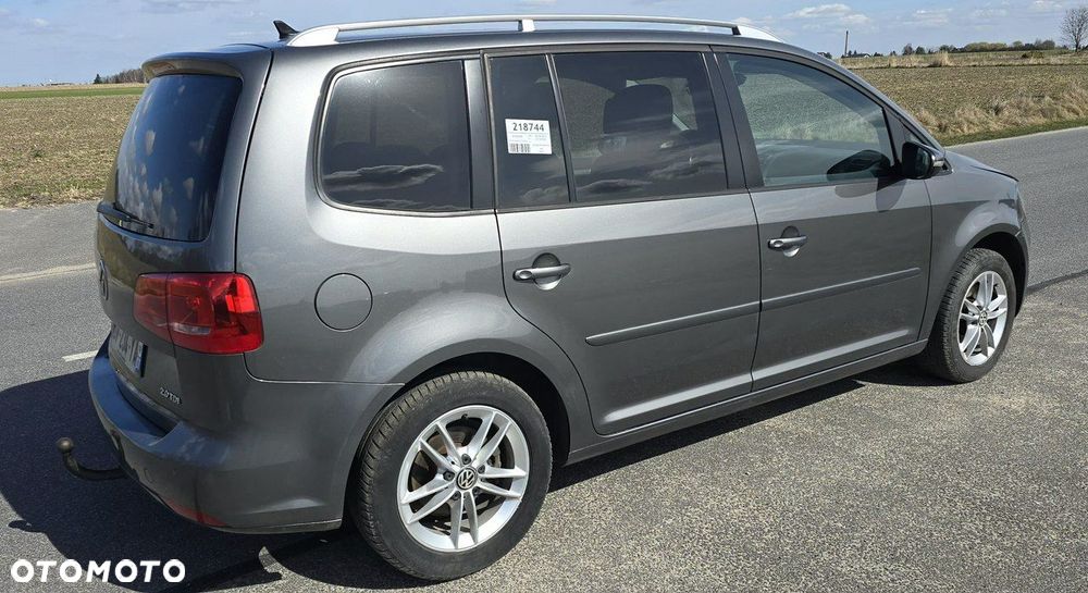 Volkswagen Touran - 5