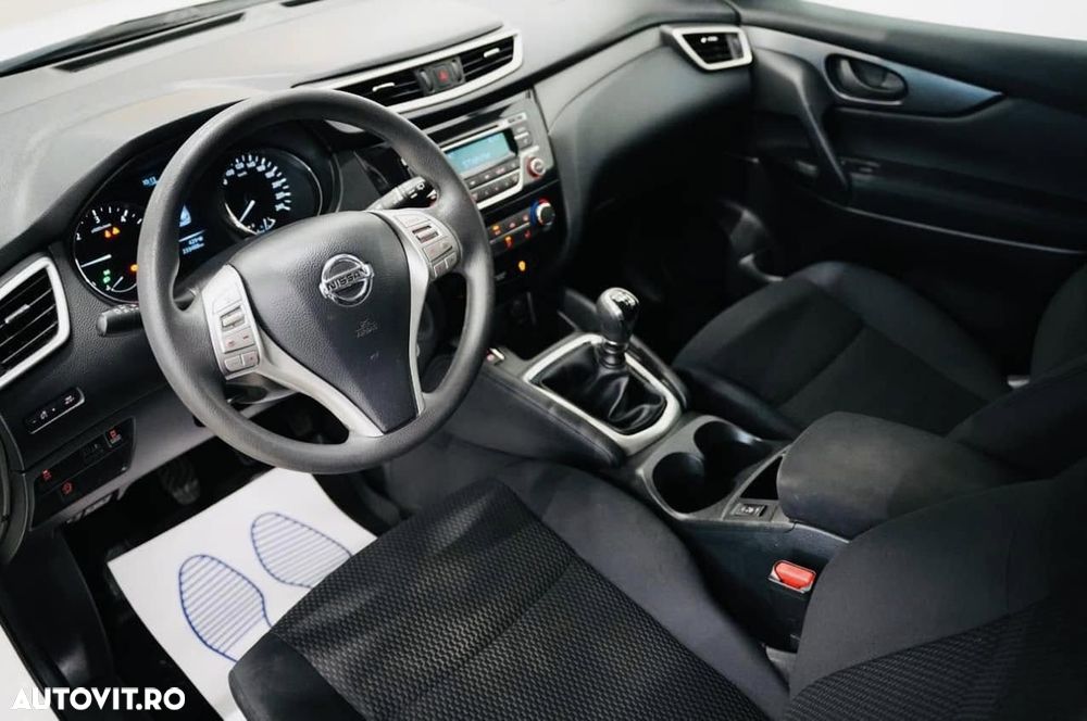 Nissan Qashqai 1.6 dCi DPF 4x4 Start/Stop acenta - 13