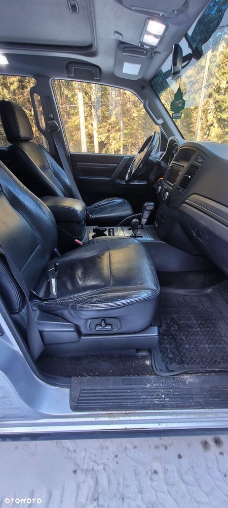 Mitsubishi Pajero - 14