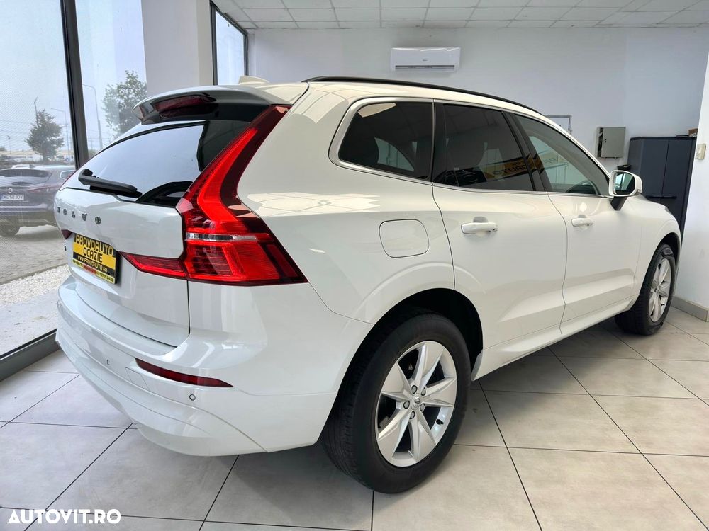 Volvo XC 60 B4 MHEV Momentum Pro - 4