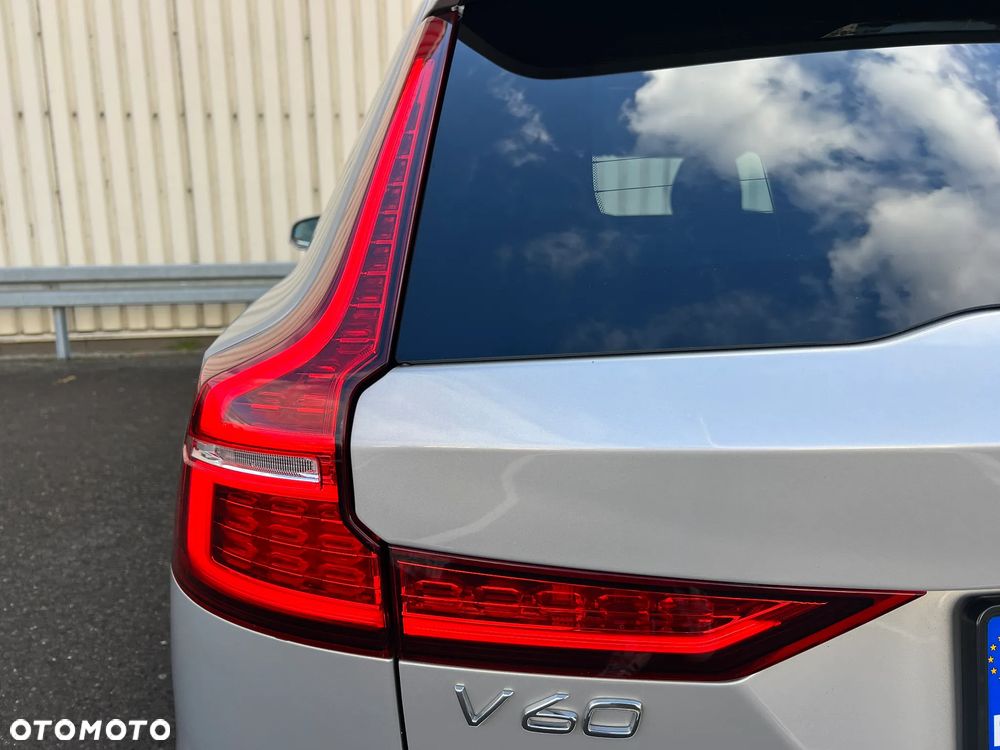 Volvo V60 B4 D Core - 33