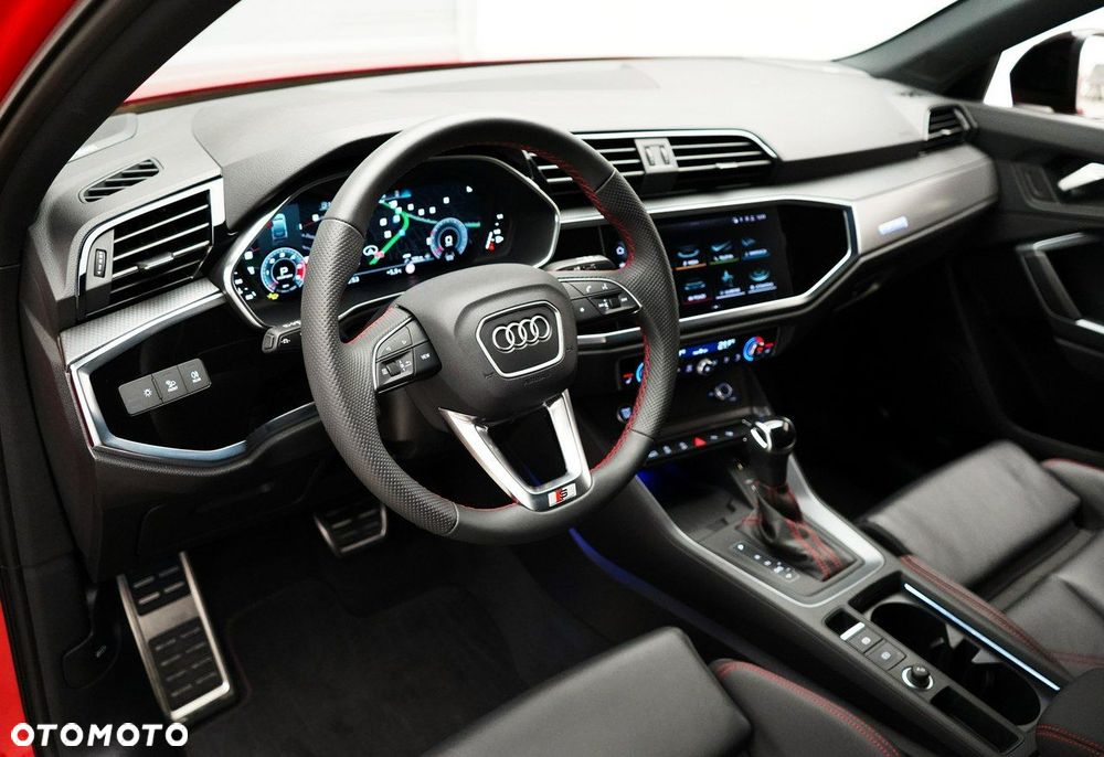 Audi Q3 Sportback - 16