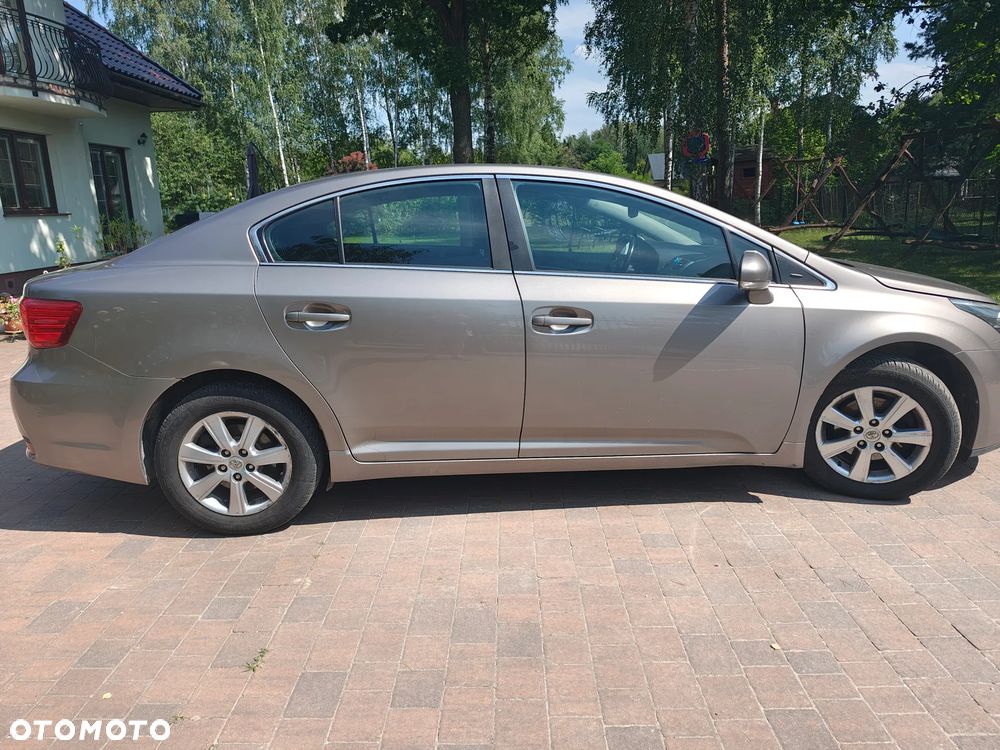 Toyota Avensis 2.0 D-4D Active - 5