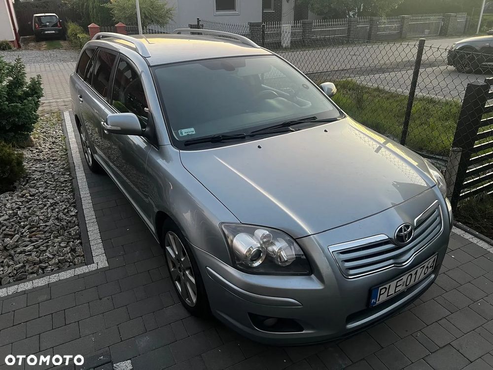 Toyota Avensis Combi 2.0 D-4D - 2
