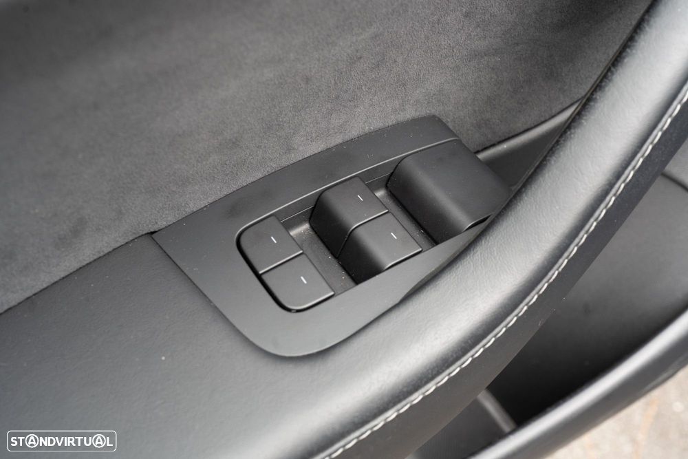 Tesla Model 3 Performance Dual Motor AWD - 17