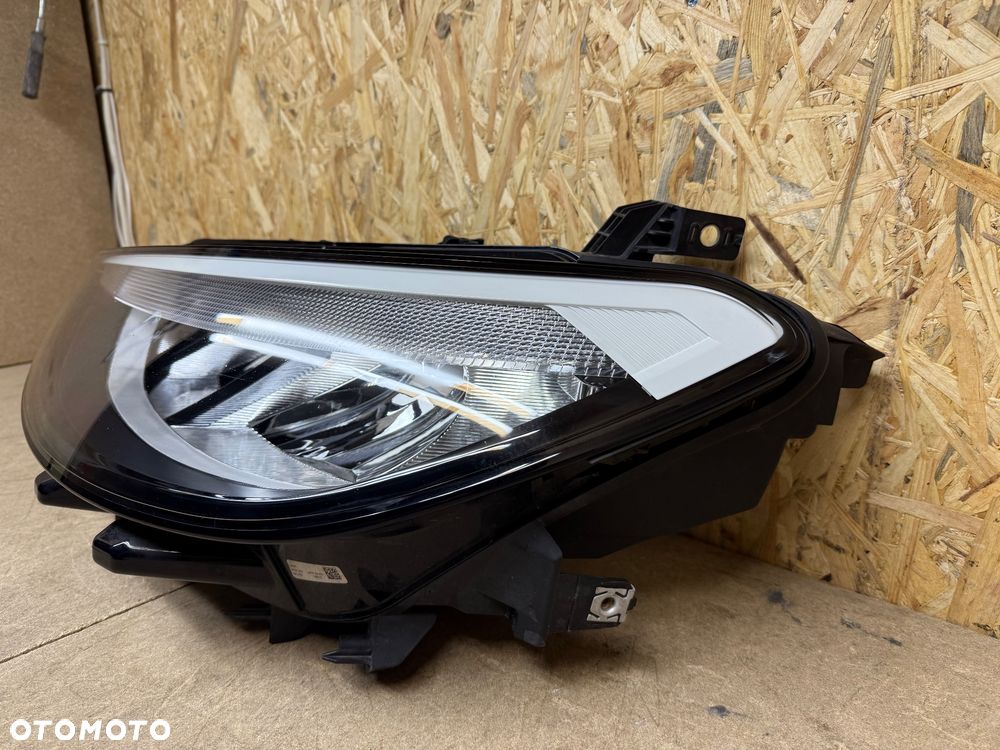 LAMPA LEWA FULL LED VOLVO ID3 10B941005A - 22
