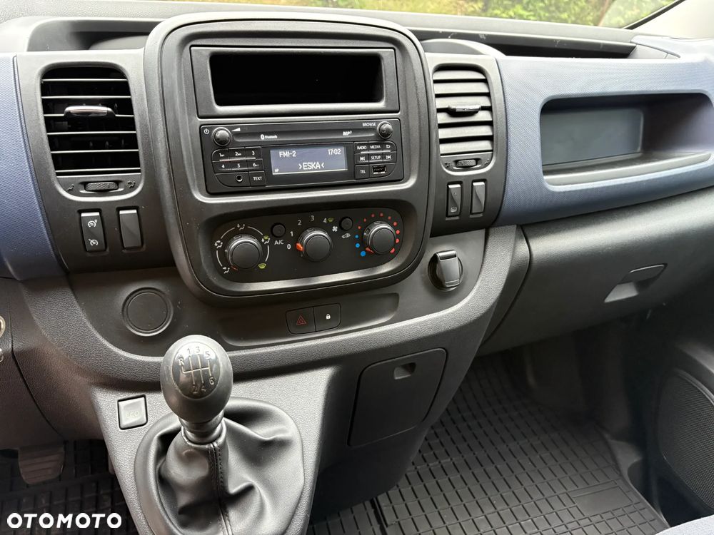 Opel Vivaro - 10