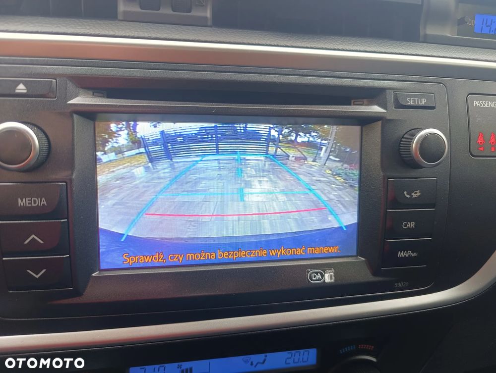 Toyota Auris 1.8 HSD Prestige NAVI - 17