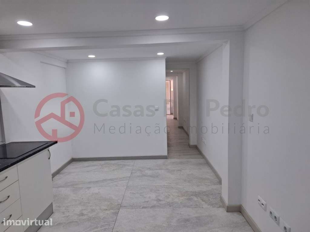 Espaço transformado em T2, com rendimento, em Vale de Milhaços - Grande imagem: 3/17