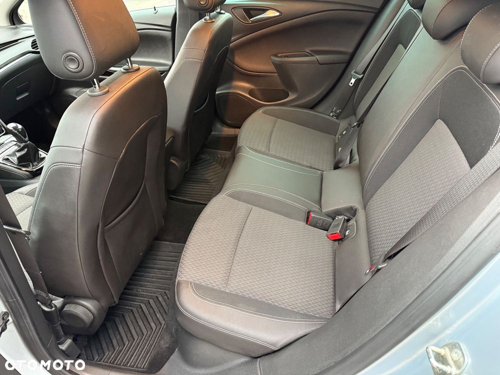 Opel Astra 1.4 Turbo Start/Stop Dynamic - 29