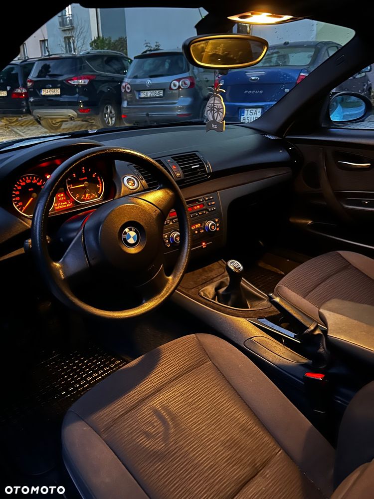 BMW Seria 1 118d DPF - 9
