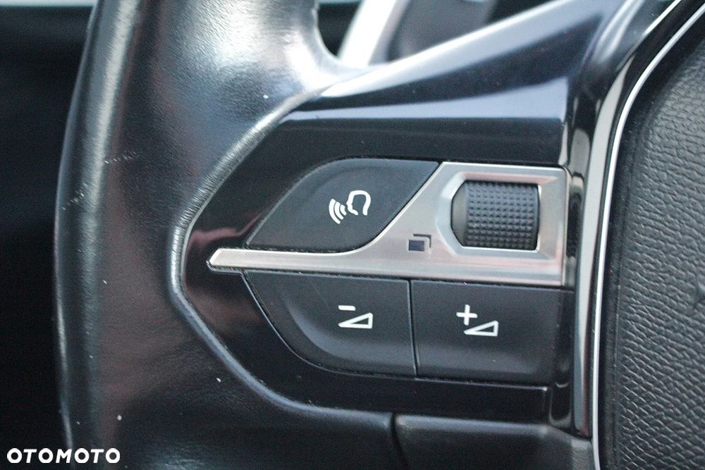 Peugeot 5008 THP 165 EAT6 Allure - 14