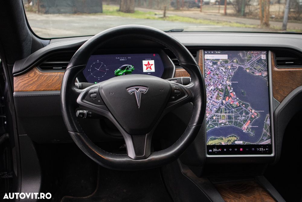 Tesla Model S - 26