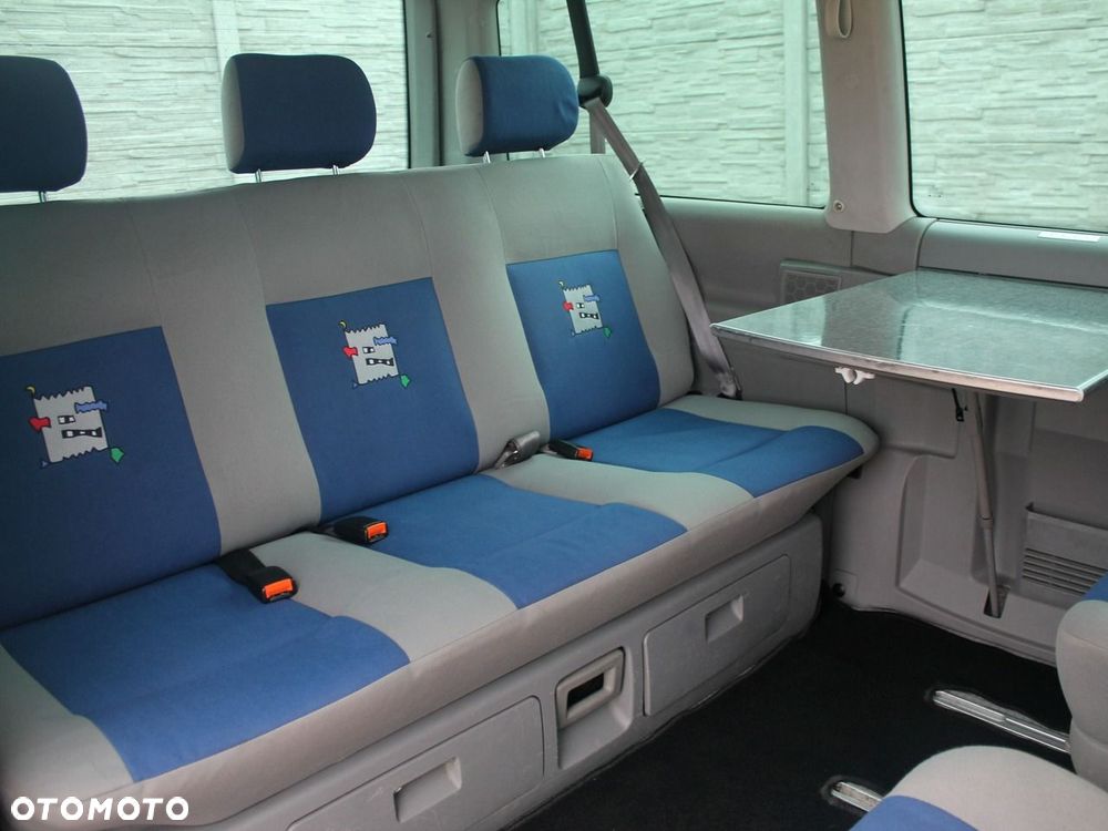 Volkswagen Multivan - 32
