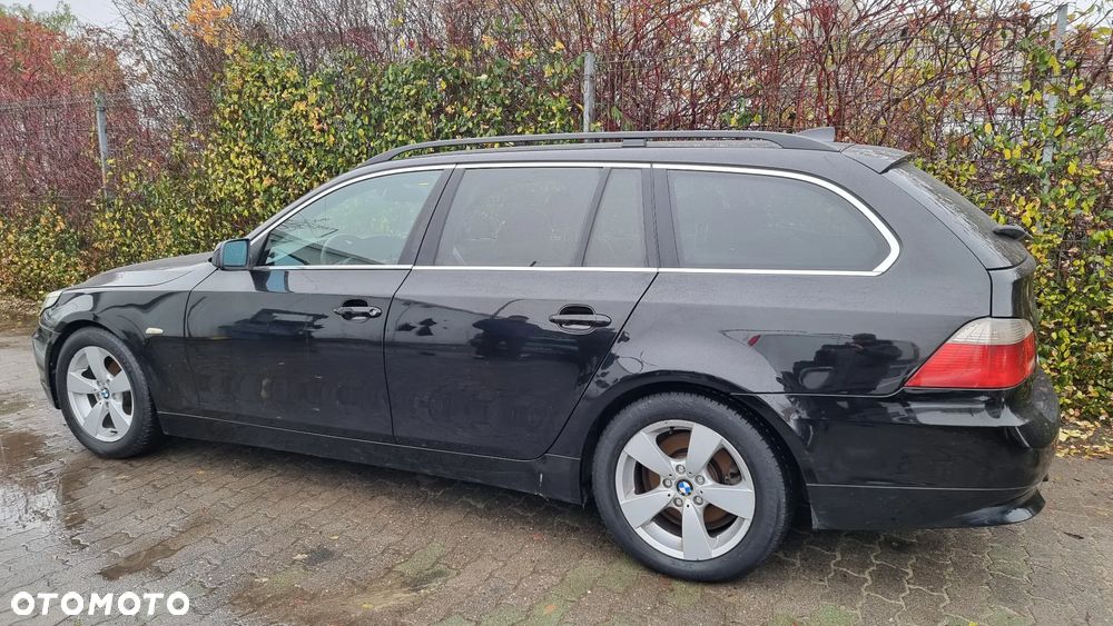 BMW Seria 5 525d - 22