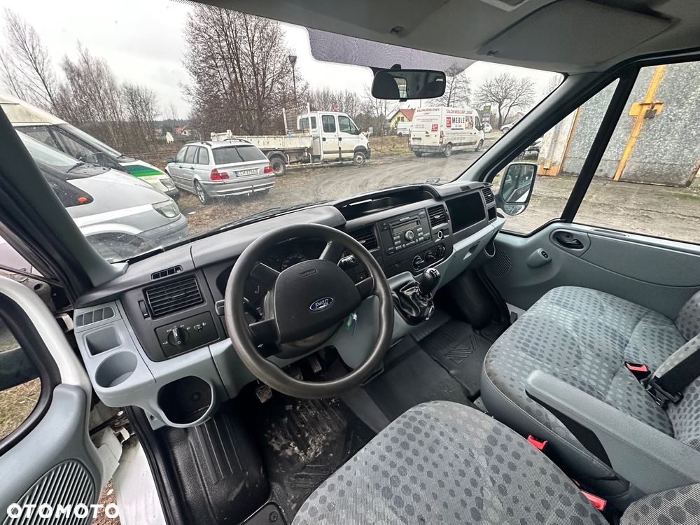 Ford Transit - 13