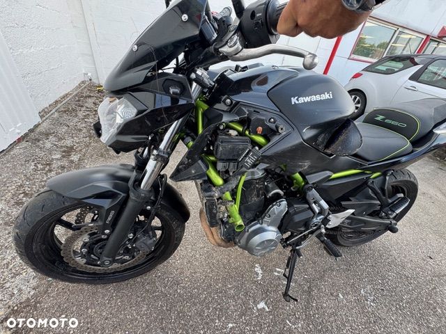 Kawasaki Z - 12
