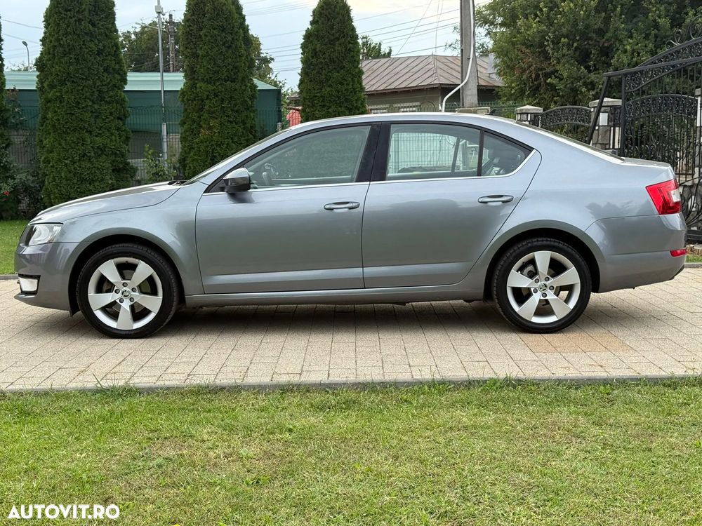 Skoda Octavia 2.0 TDI DSG Style - 24