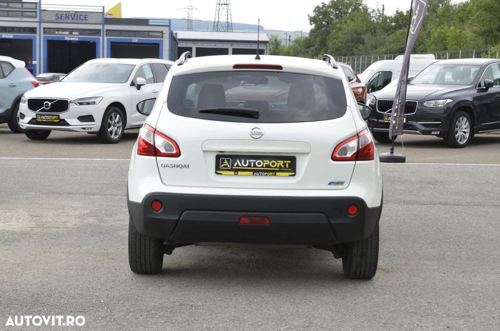 Nissan Qashqai 1.6 DCI TEKNA+ - 6