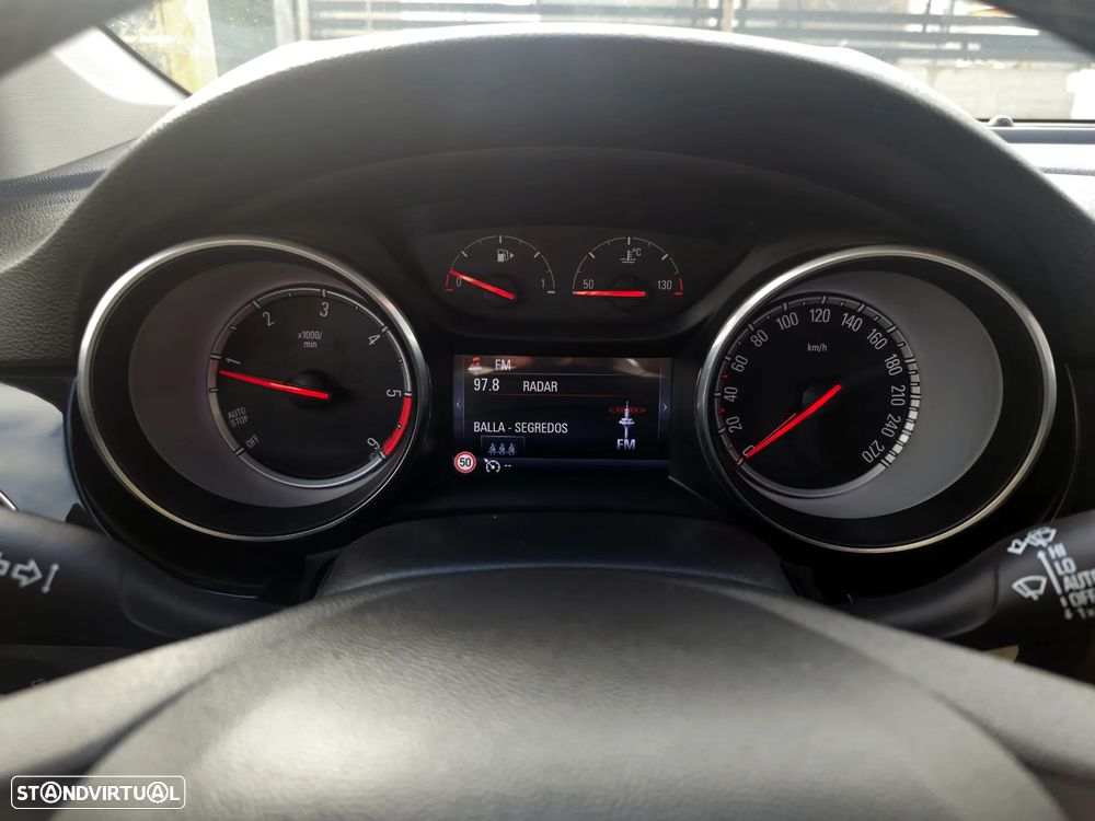 Opel Astra Sports Tourer - 8