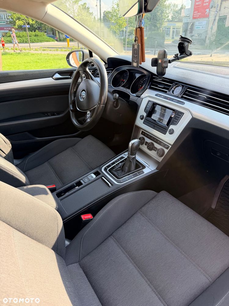 Volkswagen Passat - 18